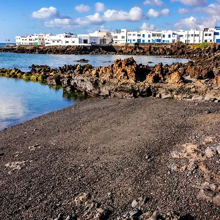 House La Santa - 400m To The By Lanzarote بيت للعطل تيناجون